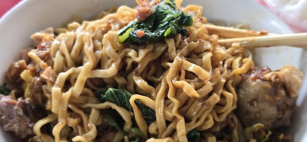 Mie Keriting Luwes photo 2