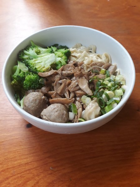 Mie Keriting Luwes photo 3