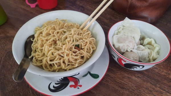 Mie Tulodong 18