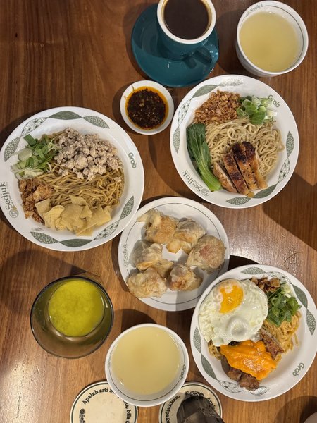 SEDJUK BAKMI & KOPI SCBD photo 2