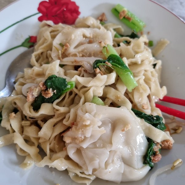 Bakmi bangka Bolu photo 2