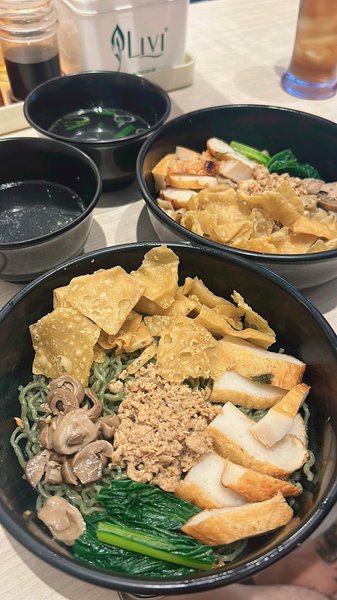 Bakmi Gocit Gading Boulevard photo 2