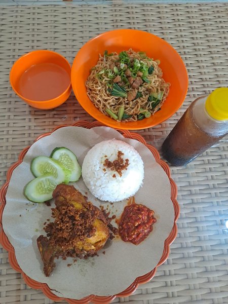 Bakmie Purwakarta Gading Serpong photo 2