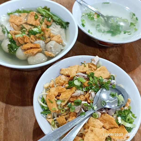 Bakmi Tan Restaurant photo 2