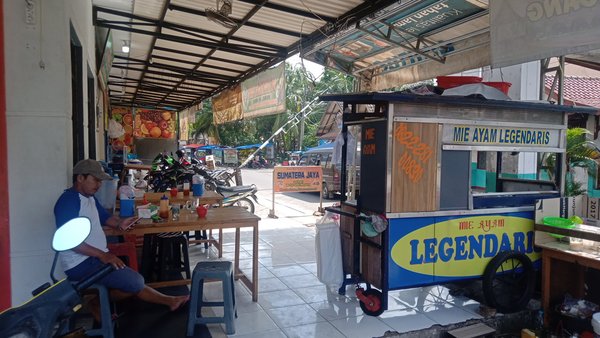 Mie Ayam Legendaris 1 Pakde Tris photo 4