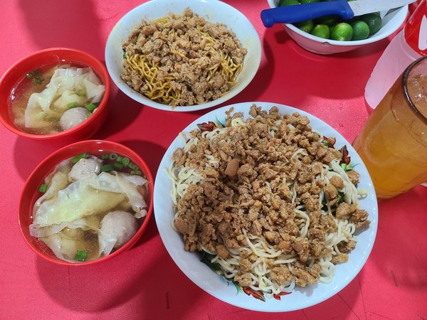 Mie Ayam Aldo Kebon Jeruk photo 3