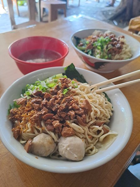 Mie Ayam Ojo Dumeh "Mas Endhut"