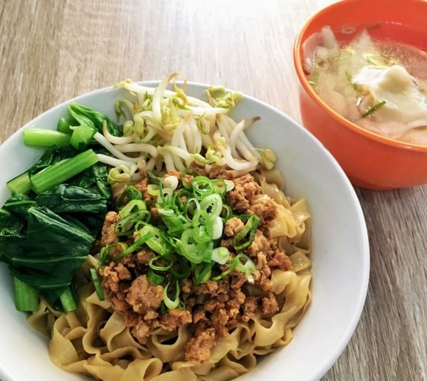 Mie ayam & cakwe permata karawaci