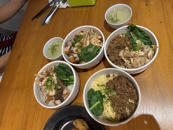 Ncek Legenda Noodle Bar