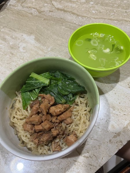 Mie Ayam Jamur 18 Lapangan Bola