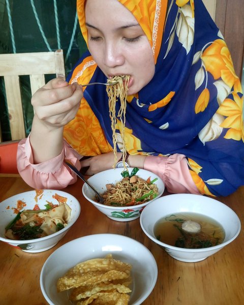 Mie Cabe Gerus 1 Ibu HJ. EllY photo 2