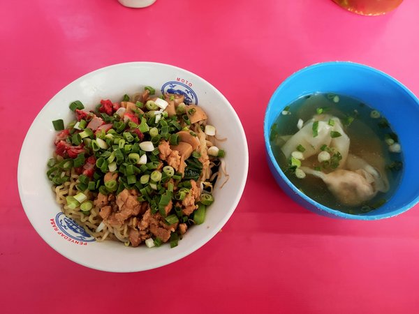 Bakmie Ling Ling (Ayam, Jamur, B2) photo 3