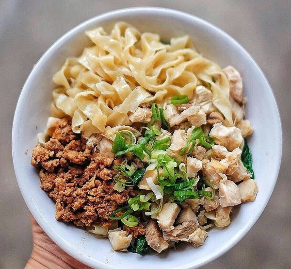 Bakmi Lung Kee Pasar Laris Taman Surya photo 3