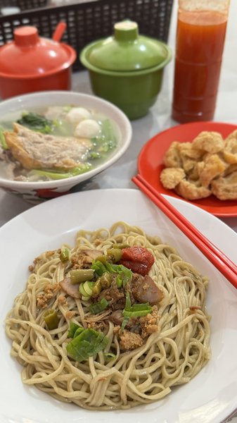 Bakmi Ahiung Khas Jambi Gading Serpong photo 1