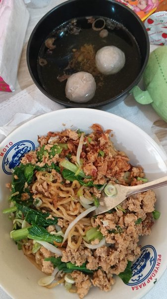 Mutiara bakmi ayam Bangka cabang gading Serpong photo 2
