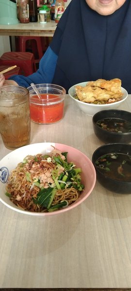 Mutiara bakmi ayam Bangka cabang gading Serpong photo 3