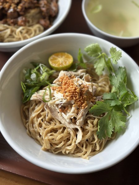 Warung Bakmi Mpek Tjoen photo 2