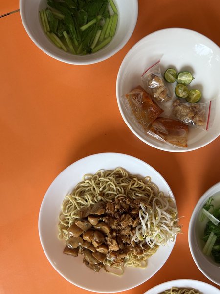 Bakmi Aloi Dharmawangsa photo 1