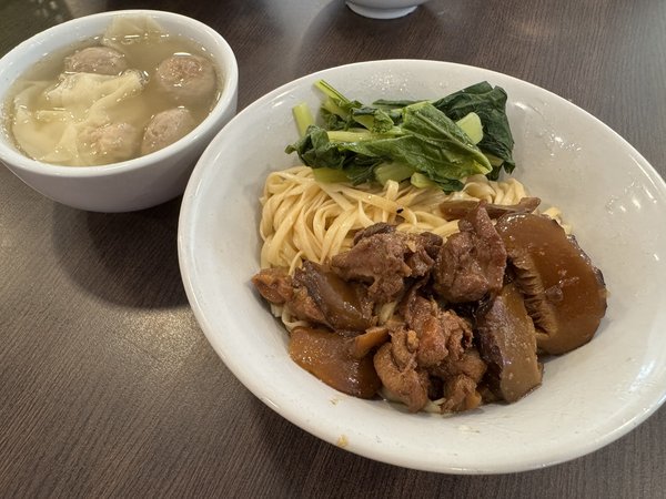 Bakmi Boy Santa / Cikajang photo 2