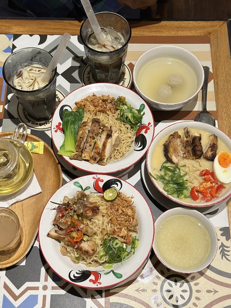 SEDJUK BAKMI & KOPI PEJATEN photo 3