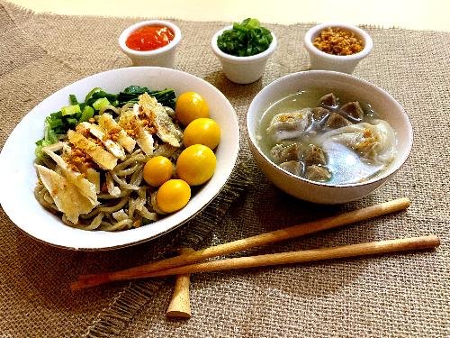 Bakmi Karet Ayam Kampung GDC DEPOK photo 2