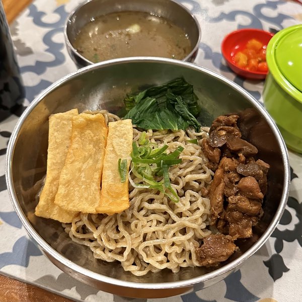 Tjerita Rasa Bakmie dan Kopi Blok M (No Pork No Lard) photo 1