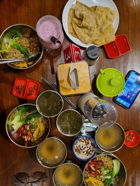 Tjerita Rasa Bakmie dan Kopi Blok M (No Pork No Lard) photo 2