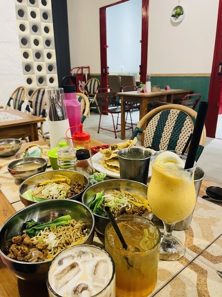 Tjerita Rasa Bakmie dan Kopi Blok M (No Pork No Lard) photo 3