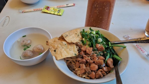 Warung Bakmi Ganteng photo 3